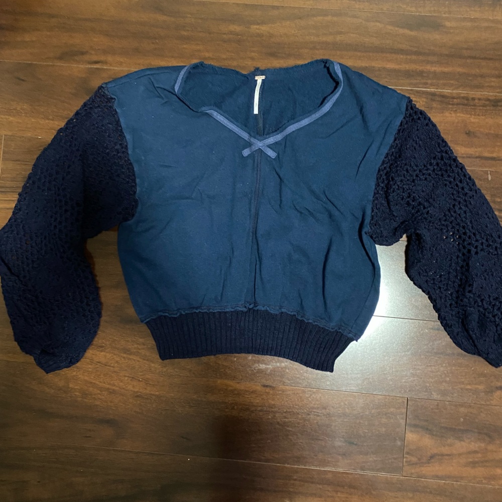 Free People sweater. Small